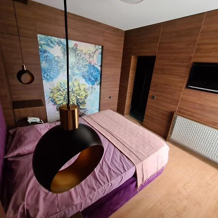Hotel Zeleni Vir Ni エクステリア 写真