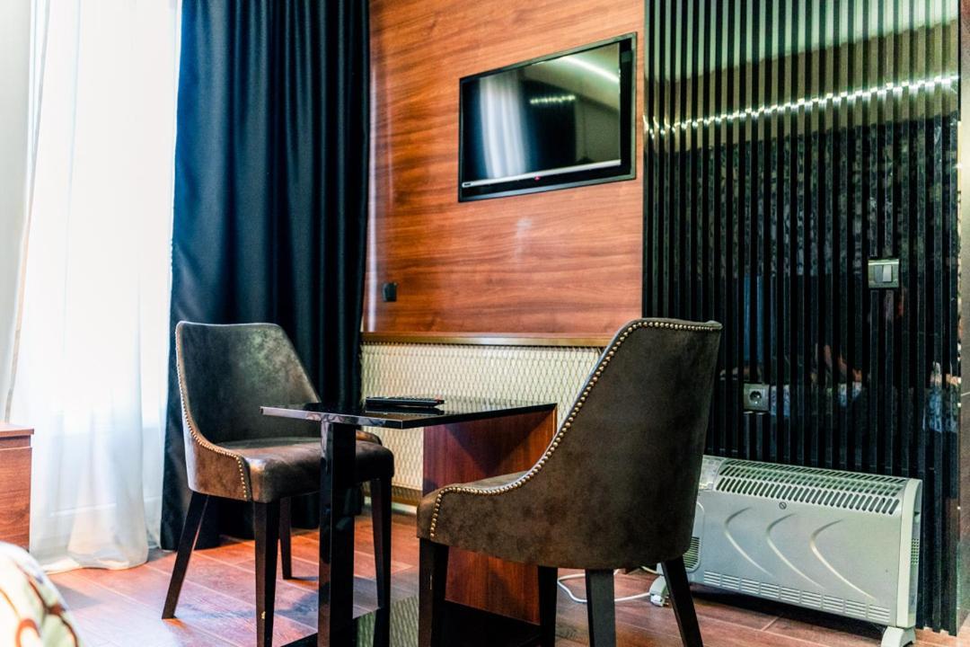Hotel Zeleni Vir Ni エクステリア 写真