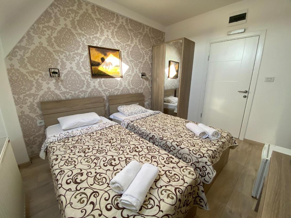 Hotel Zeleni Vir Ni エクステリア 写真