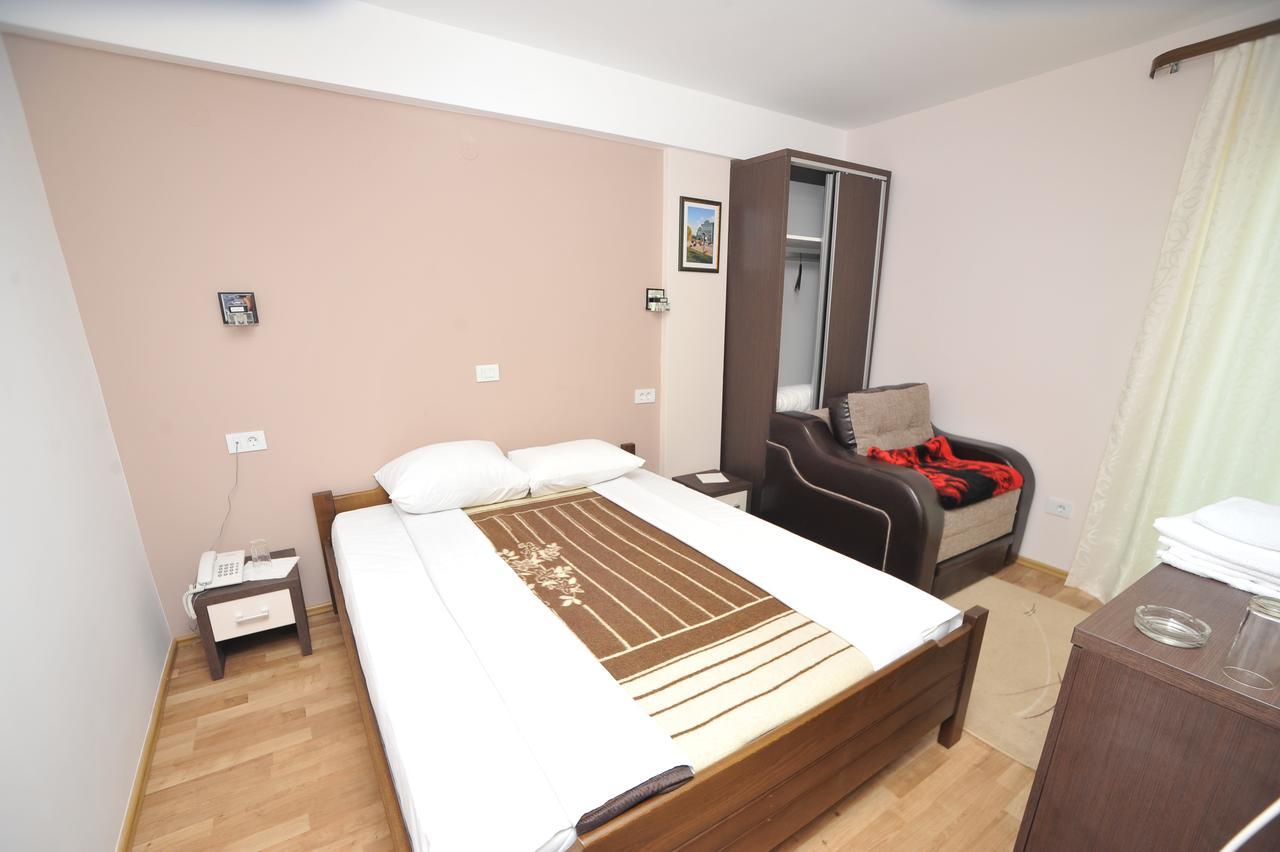 Hotel Zeleni Vir Ni エクステリア 写真