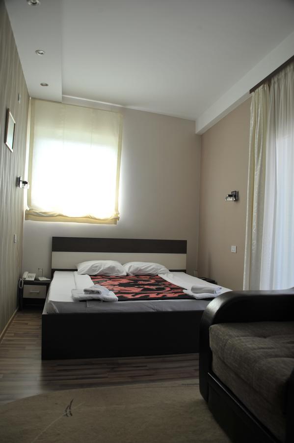 Hotel Zeleni Vir Ni エクステリア 写真