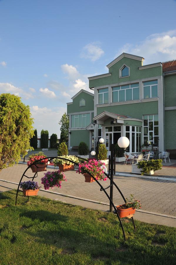 Hotel Zeleni Vir Ni エクステリア 写真