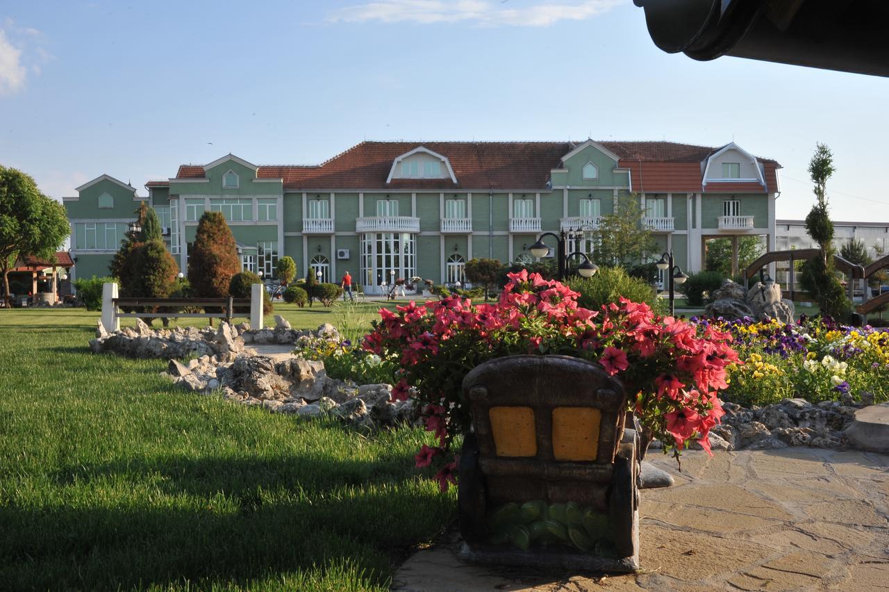 Hotel Zeleni Vir Ni エクステリア 写真