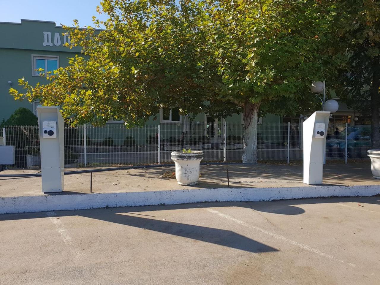 Hotel Zeleni Vir Ni エクステリア 写真